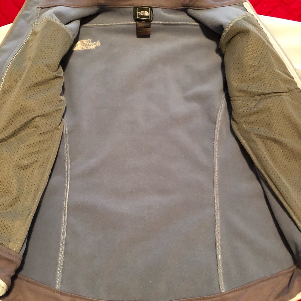 North Face Apex Softshell Jacket - Small - image 4